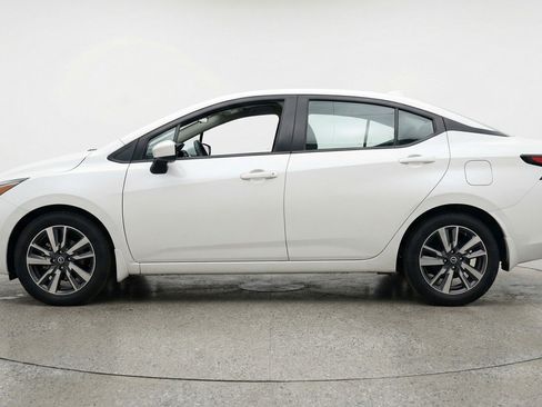 Used 2025 Nissan Versa SV image 5