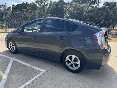 Used 2014 Toyota Prius Four FWD image 6