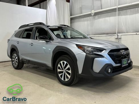 Used 2023 Subaru Outback Premium AWD/4WD image 1