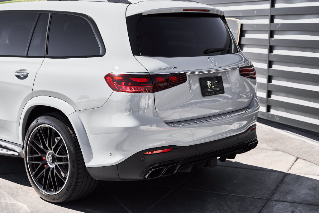 Used 2026 Mercedes-Benz GLS 63 AMG 4MATIC image 11