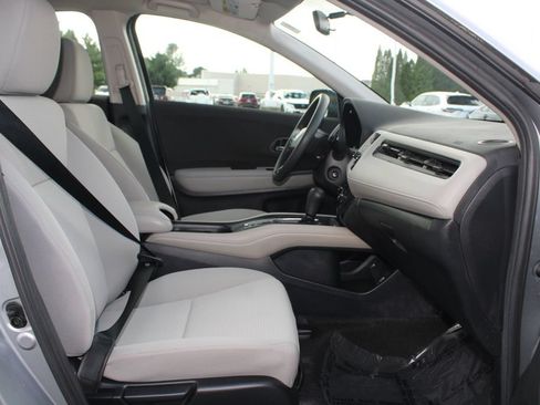 Certified 2019 Honda HR-V LX image 12