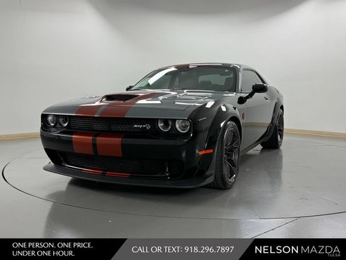 Used 2018 Dodge Challenger SRT Hellcat RWD image 1