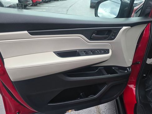 Used 2025 Honda Odyssey EX-L image 17