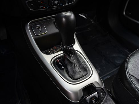 Used 2021 Jeep Compass Latitude w/ Sun and Sound Group FWD image 27