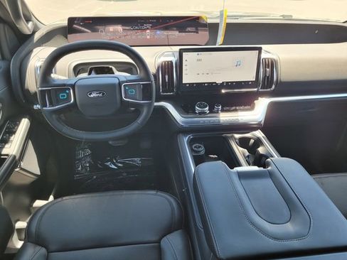 New 2026 Ford Expedition Platinum AWD/4WD image 7