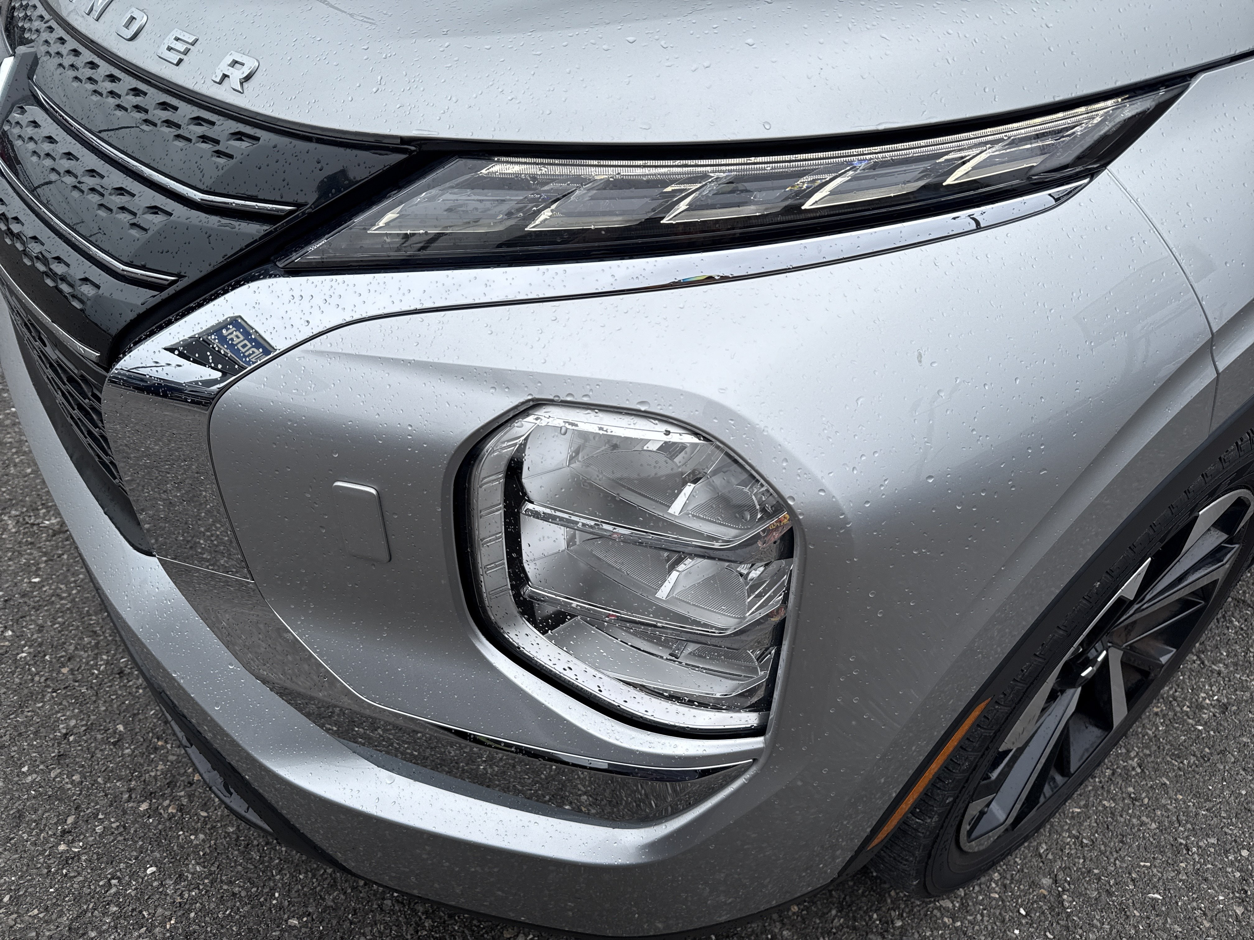 Used 2022 Mitsubishi Outlander ES AWD/4WD image 9