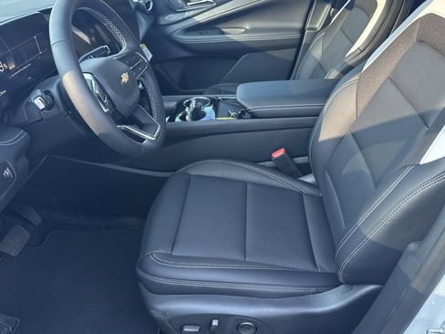 New 2026 Chevrolet Blazer EV LT image 9