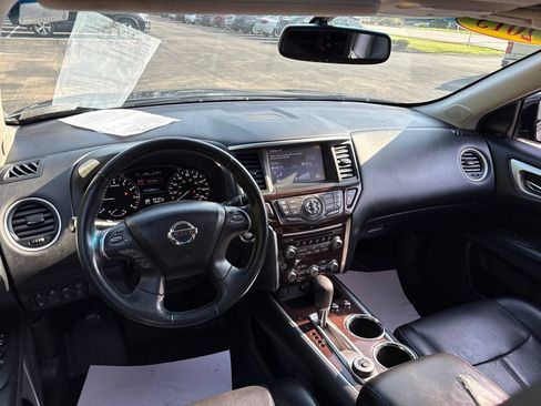Used 2015 Nissan Pathfinder Platinum AWD/4WD image 11
