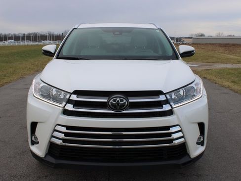 Used 2019 Toyota Highlander Limited image 2