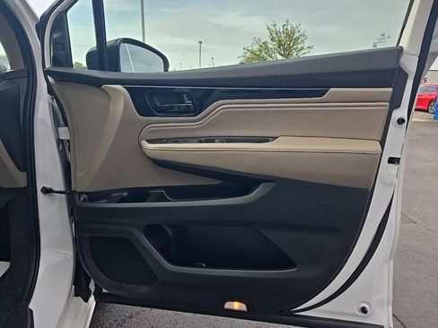 Used 2023 Honda Odyssey Elite image 32