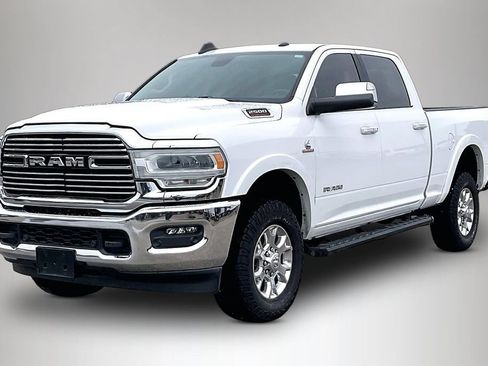 Used 2022 RAM 2500 Laramie AWD/4WD image 2