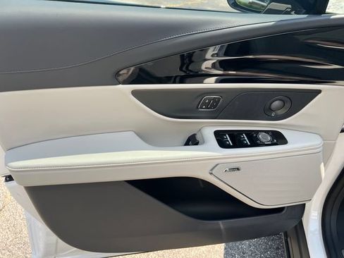New 2026 Lincoln Nautilus Reserve w/ Jet Appearance Package AWD/4WD image 11