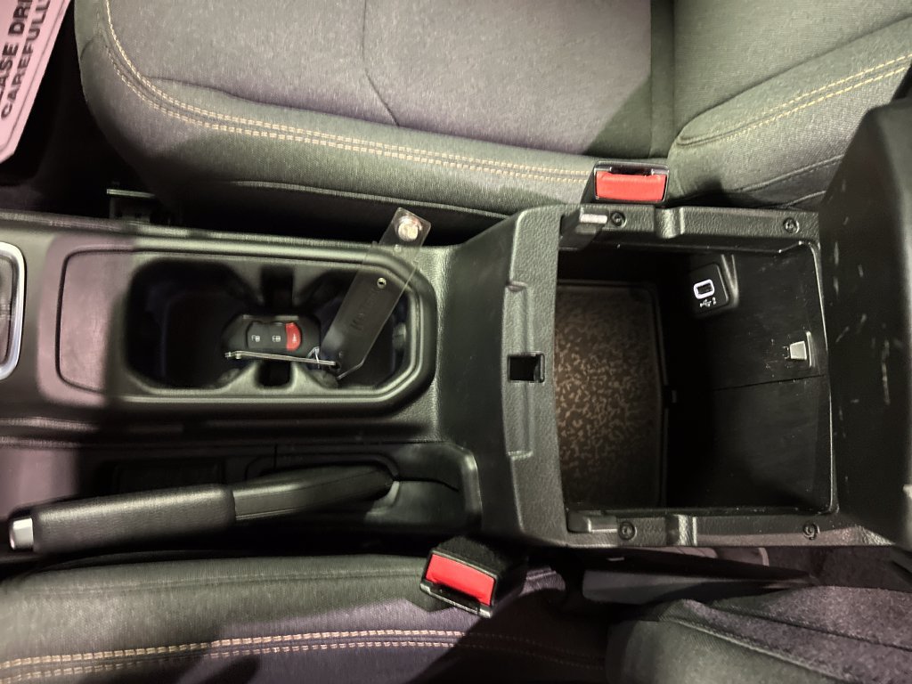Used 2024 Jeep Wrangler Sport AWD/4WD image 21