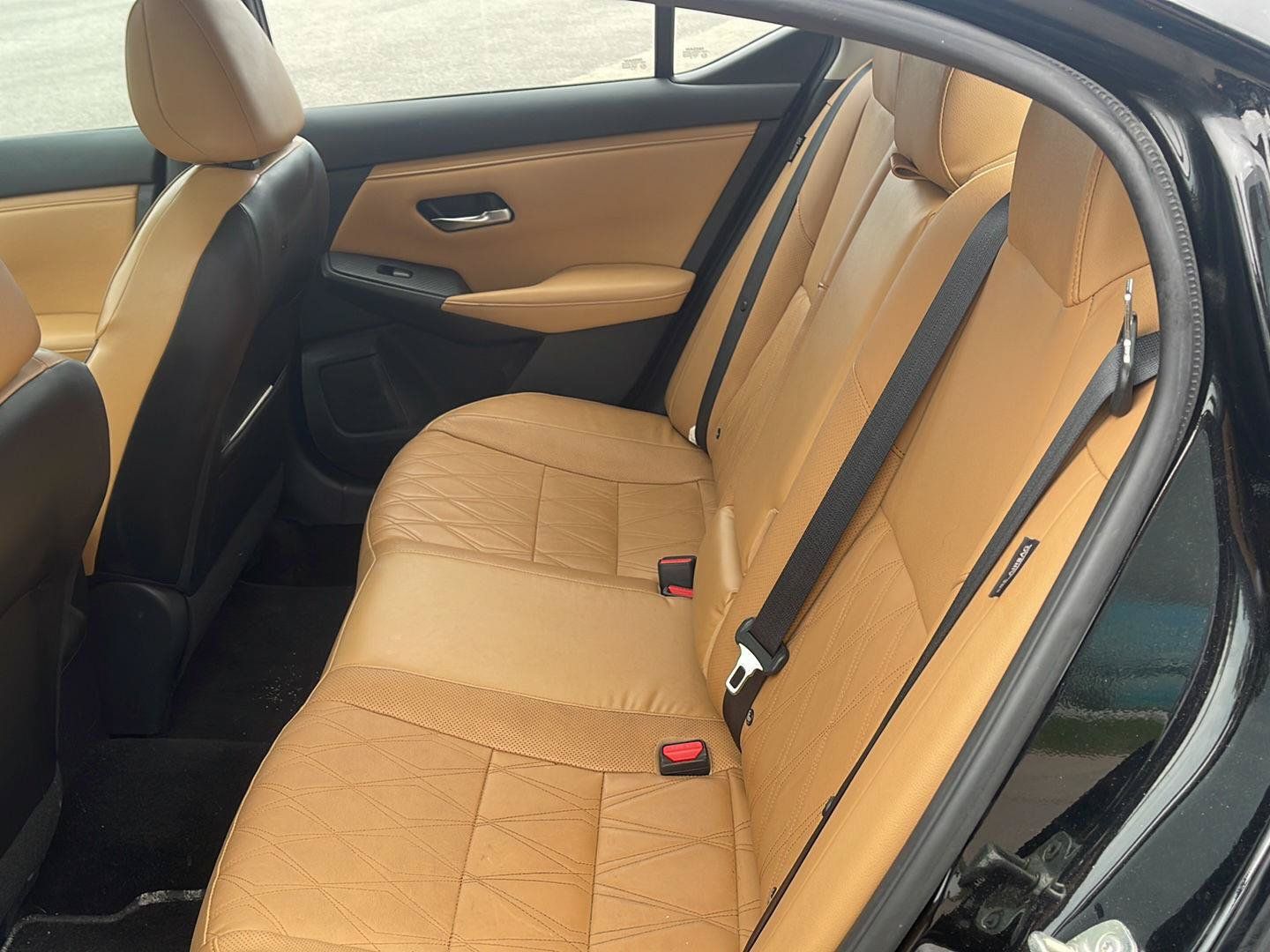Used 2020 Nissan Sentra SV w/ SV Premium Package FWD image 7