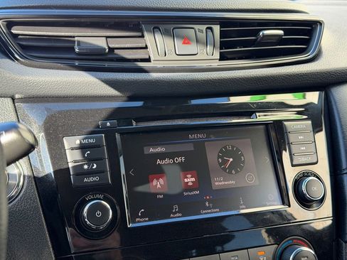 Used 2020 Nissan Rogue SV image 14