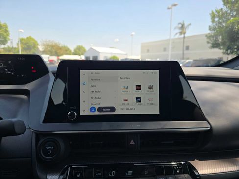 Used 2025 Toyota Prius XLE FWD image 26