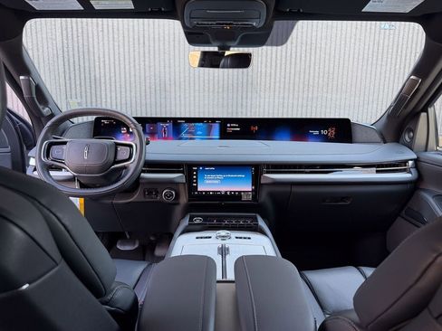 New 2026 Lincoln Navigator Reserve image 47