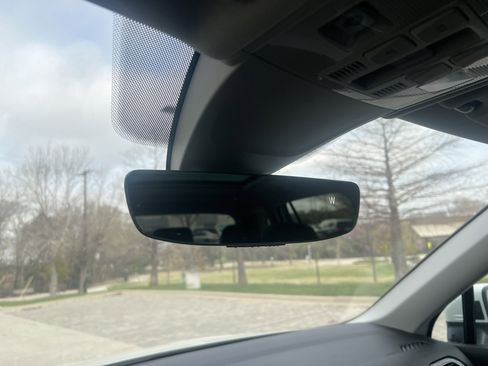 Certified 2023 Volkswagen Tiguan SE w/ Panoramic Sunroof Package image 25