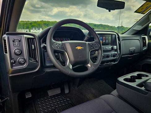 Used 2018 Chevrolet Silverado 1500 LT w/ All Star Edition AWD/4WD image 11