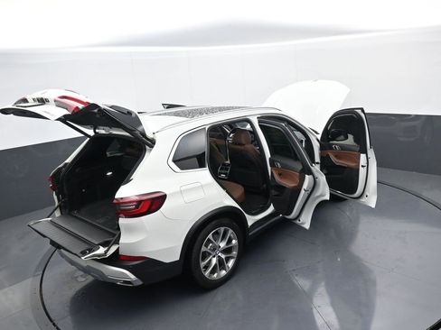 Used 2023 BMW X5 xDrive40i w/ Premium Package image 43