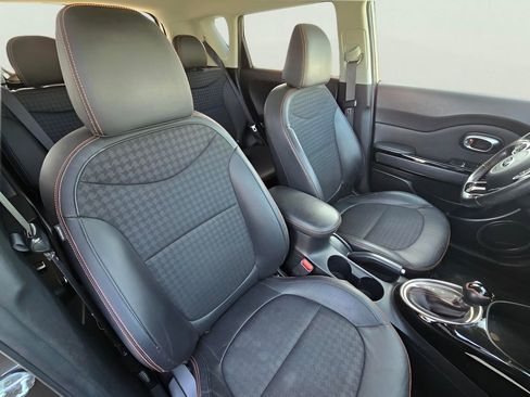 Used 2018 Kia Soul ! image 48