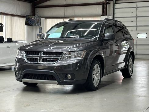 Used 2019 Dodge Journey SE w/ Premium Group FWD image 5