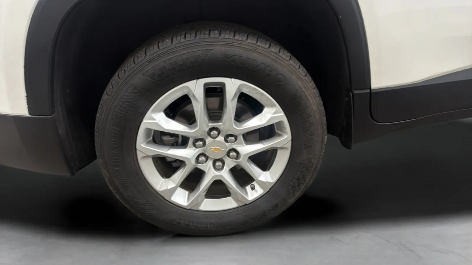 Used 2019 Chevrolet Traverse LT FWD image 27