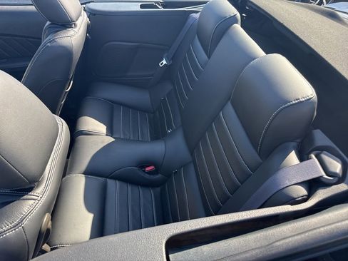 Used 2010 Ford Mustang GT image 11