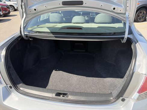 Used 2012 Honda Accord LX image 10