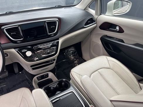 Used 2020 Chrysler Pacifica Limited w/ Advanced Safetytec Group image 14