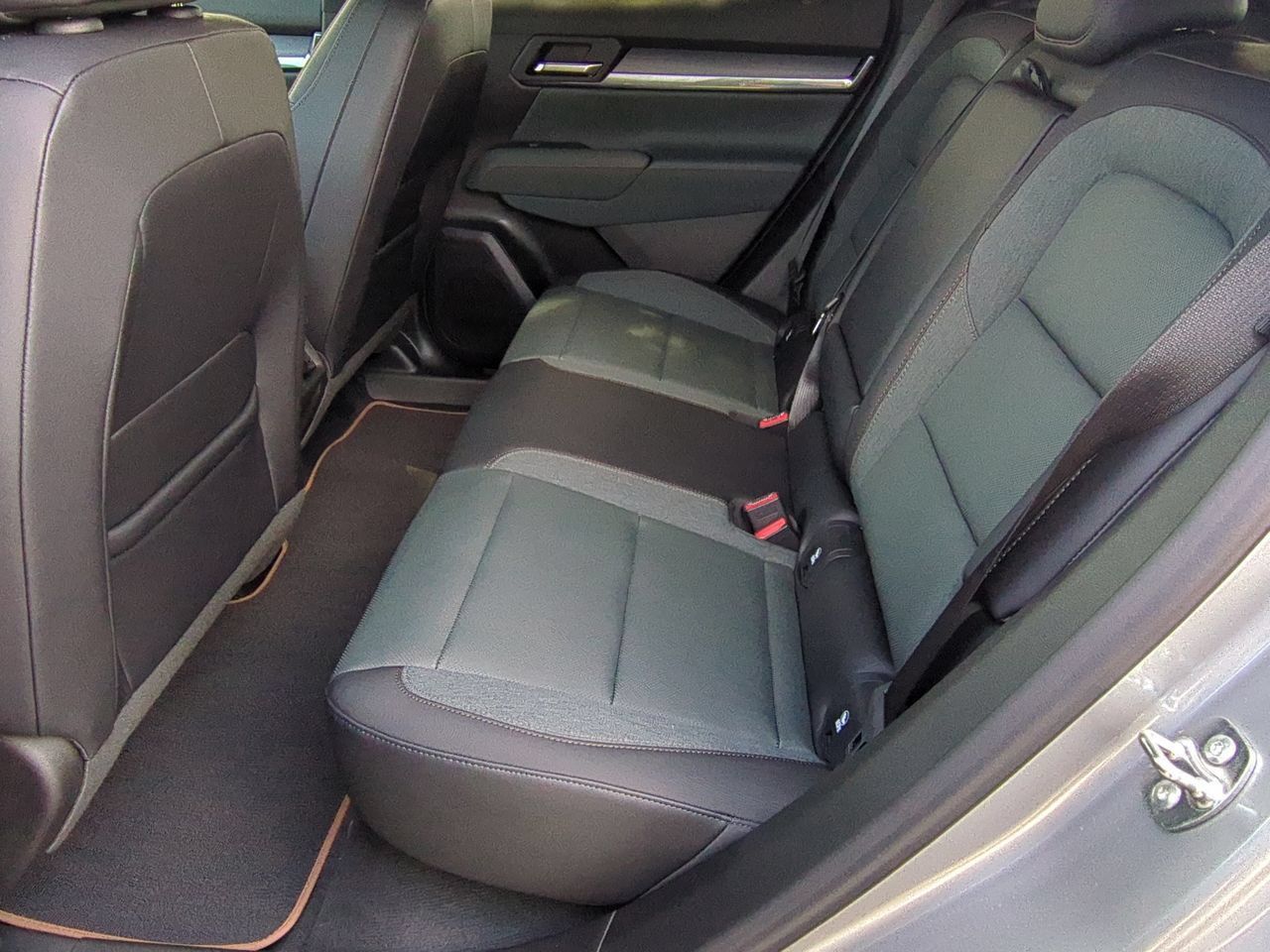 Used 2026 GMC Terrain AT4 w/ Technology Package II AWD/4WD image 24