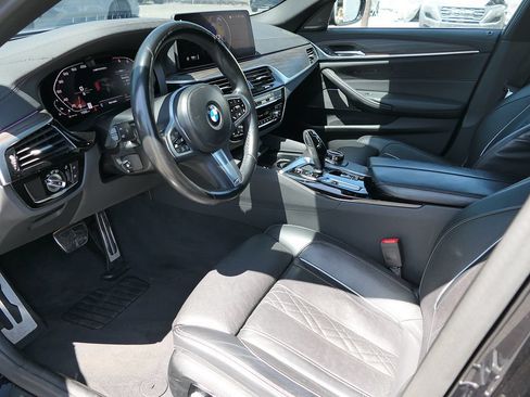 Used 2023 BMW M550i xDrive w/ Executive Package AWD/4WD image 11