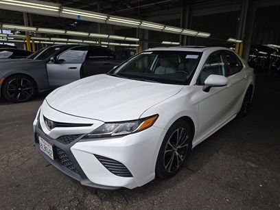 Used 2019 Toyota Camry SE w/ Carpet Mat Package