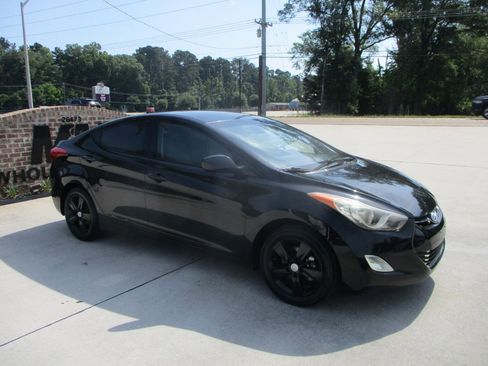 Used 2013 Hyundai Elantra GLS FWD image 23