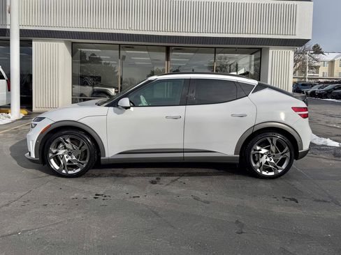 Used 2023 Genesis GV60 Performance image 16