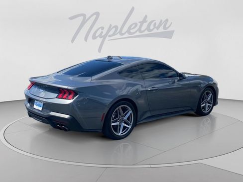 Used 2025 Ford Mustang Coupe RWD image 6