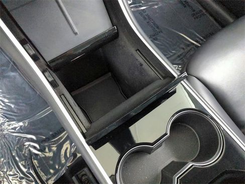 Used 2021 Tesla Model Y Long Range image 29