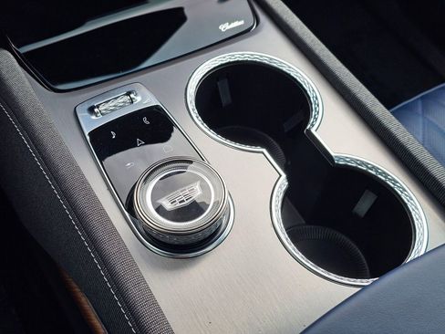 Used 2026 Cadillac Vistiq Premium Luxury image 34