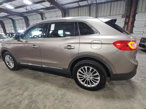 Used 2018 Lincoln MKX Select w/ Select Plus Package AWD/4WD image 6