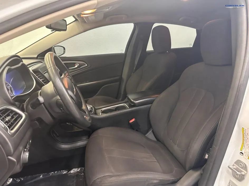 Used 2015 Chrysler 200 Limited FWD image 11