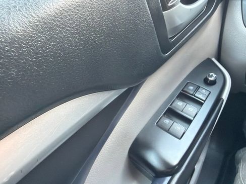 Used 2019 Toyota Highlander XLE AWD/4WD image 27