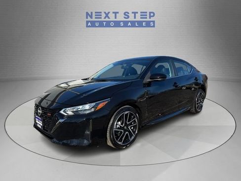 Used 2025 Nissan Sentra SR w/ SR Premium Package FWD image 3