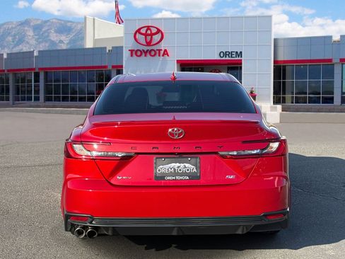 Used 2025 Toyota Camry SE image 4