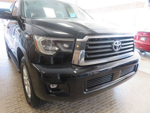 Used 2019 Toyota Sequoia SR5 image 62