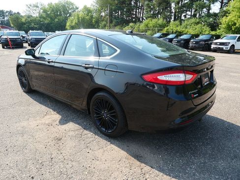 Used 2014 Ford Fusion SE w/ Equipment Group 202A FWD image 4