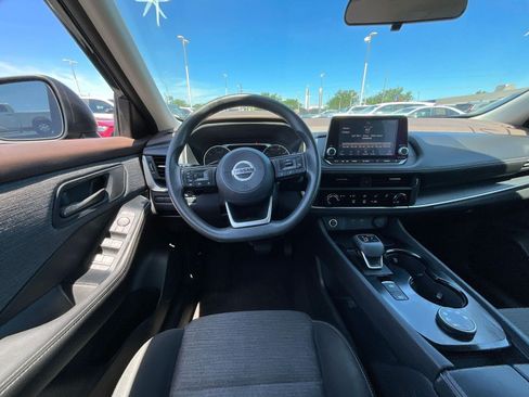 Used 2021 Nissan Rogue S AWD/4WD image 8
