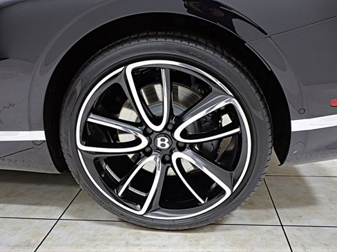 Used 2024 Bentley Continental GT V8 image 47