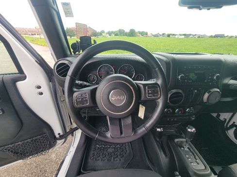 Used 2016 Jeep Wrangler Sport w/ Quick Order Package 24S AWD/4WD image 12