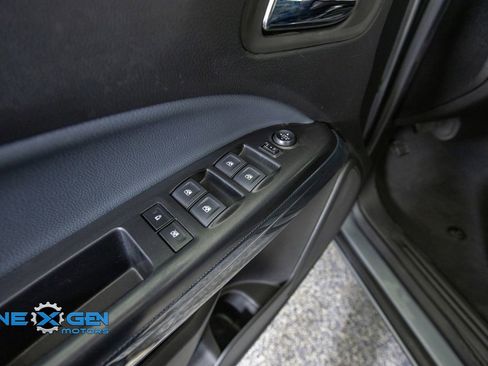 Used 2022 Chevrolet Colorado Z71 AWD/4WD image 12