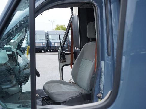 Used 2021 Ford Transit 350 DRW RWD image 17